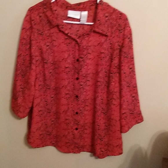 Elizabeth by Liz Claiborne red snakeskin pattern button down - Picture 1 of 4